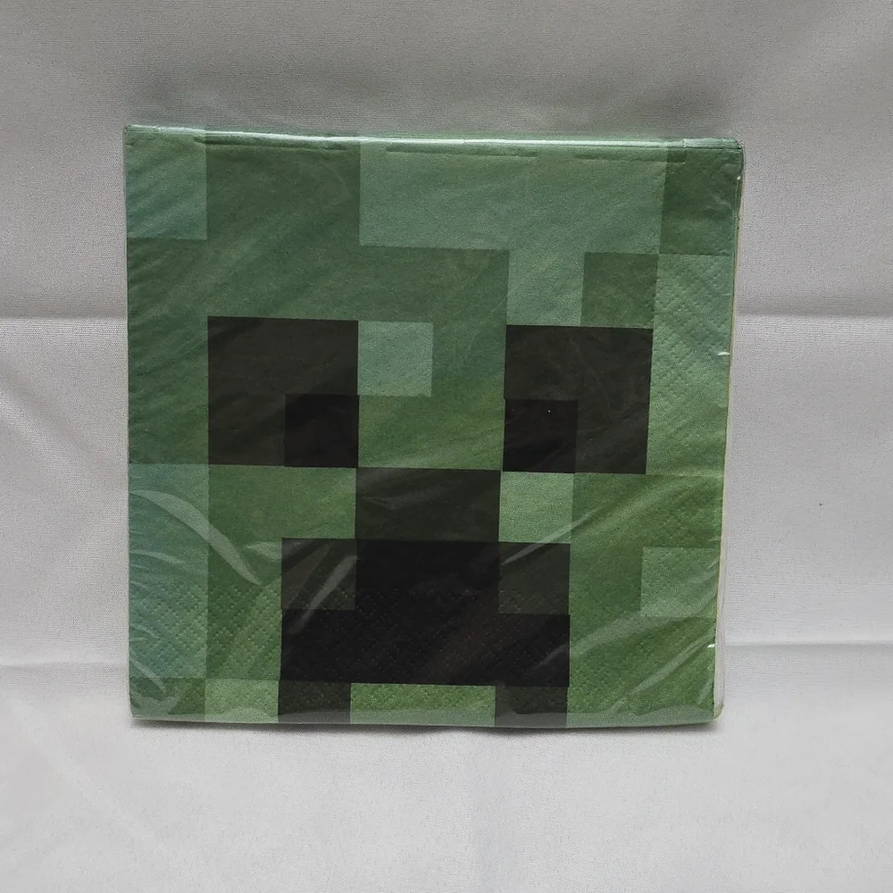Minecraft 48pc Party Tableware Set For 16 Dinner and Cake Paper Plates & Napkins